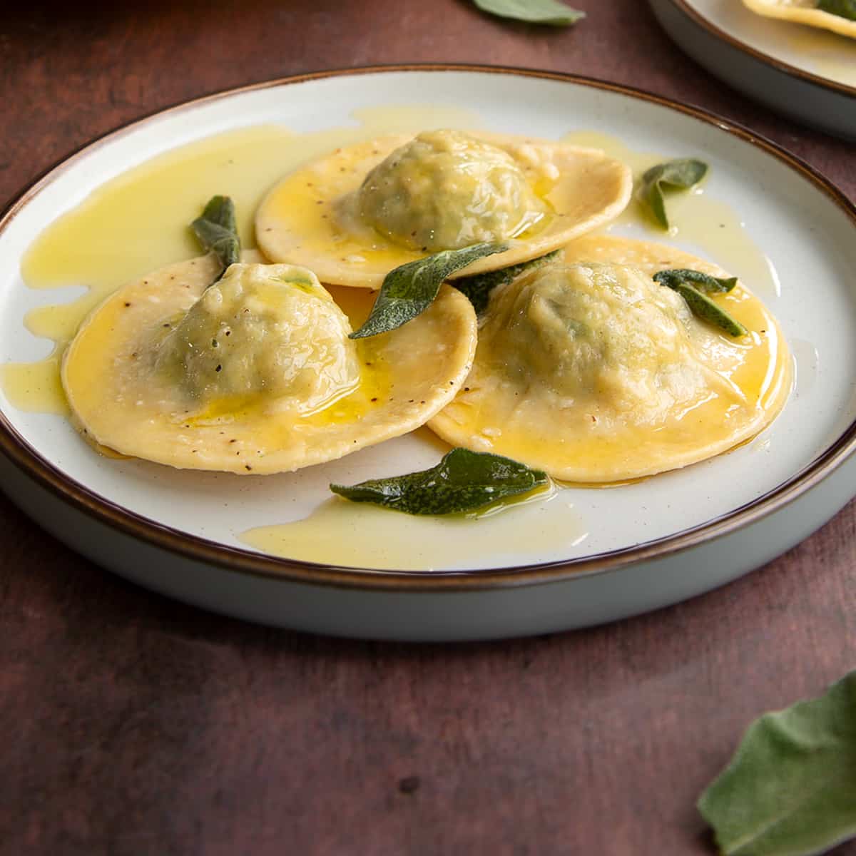 Spinach and ricotta ravioli with sage butter-image
