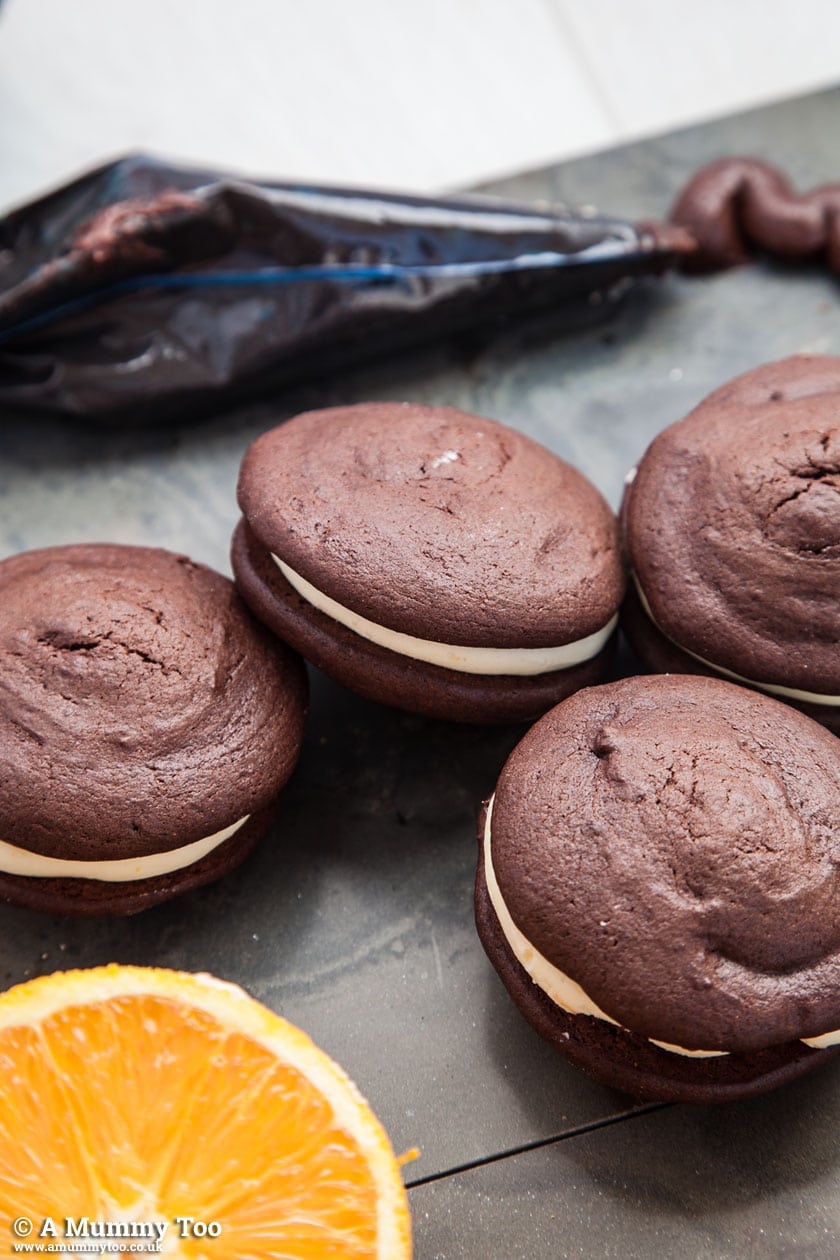 Fresh and zesty orange buttercream sandwiched between deeply chocolatey and velvety sponge. This recipe for Chocolate Orange Whoopie Pies is GOOD.