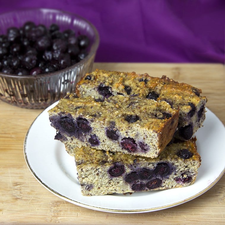 banana and blueberry protein bars by om nom ally