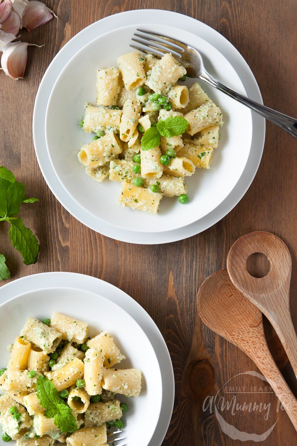 A wonderfully tasty pea and mint pesto pasta topped with fresh mint