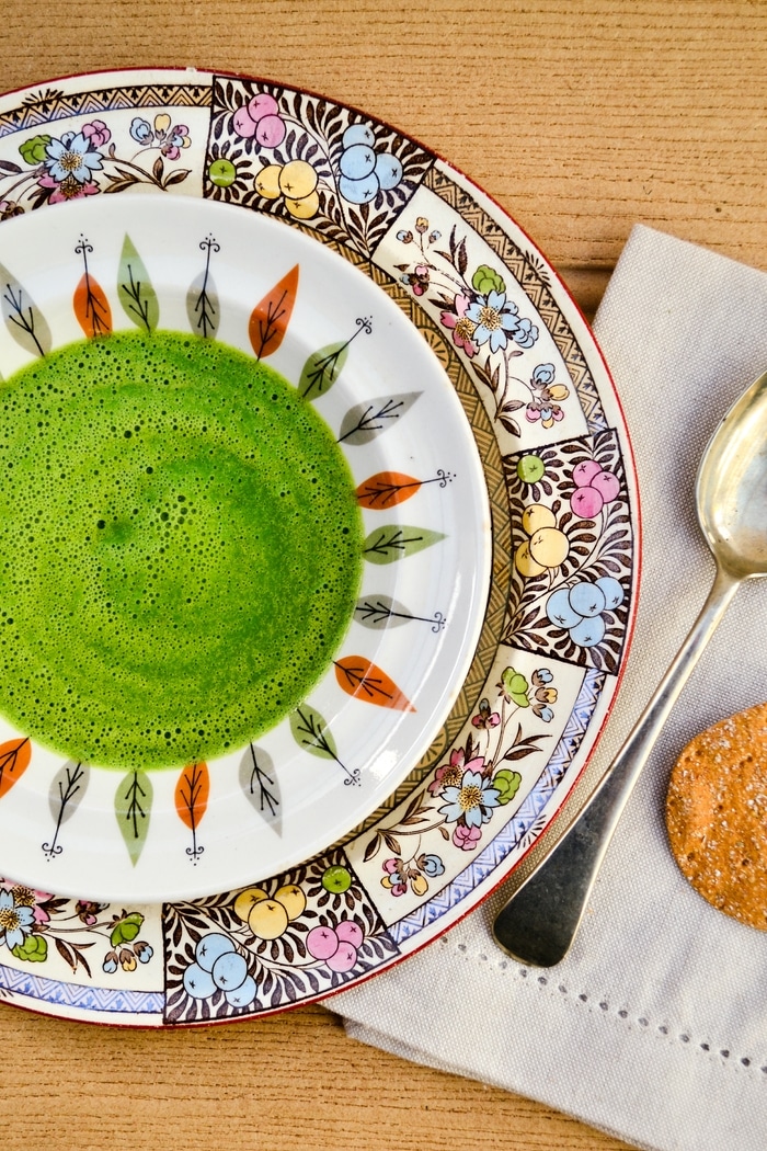 Quick Vegan Lunchtime Green Soup by tinned tomatoes