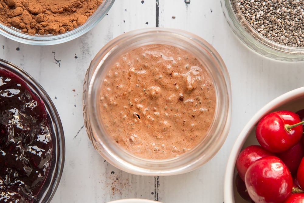 Mix the black forest breakfast jar ingredients into a paste