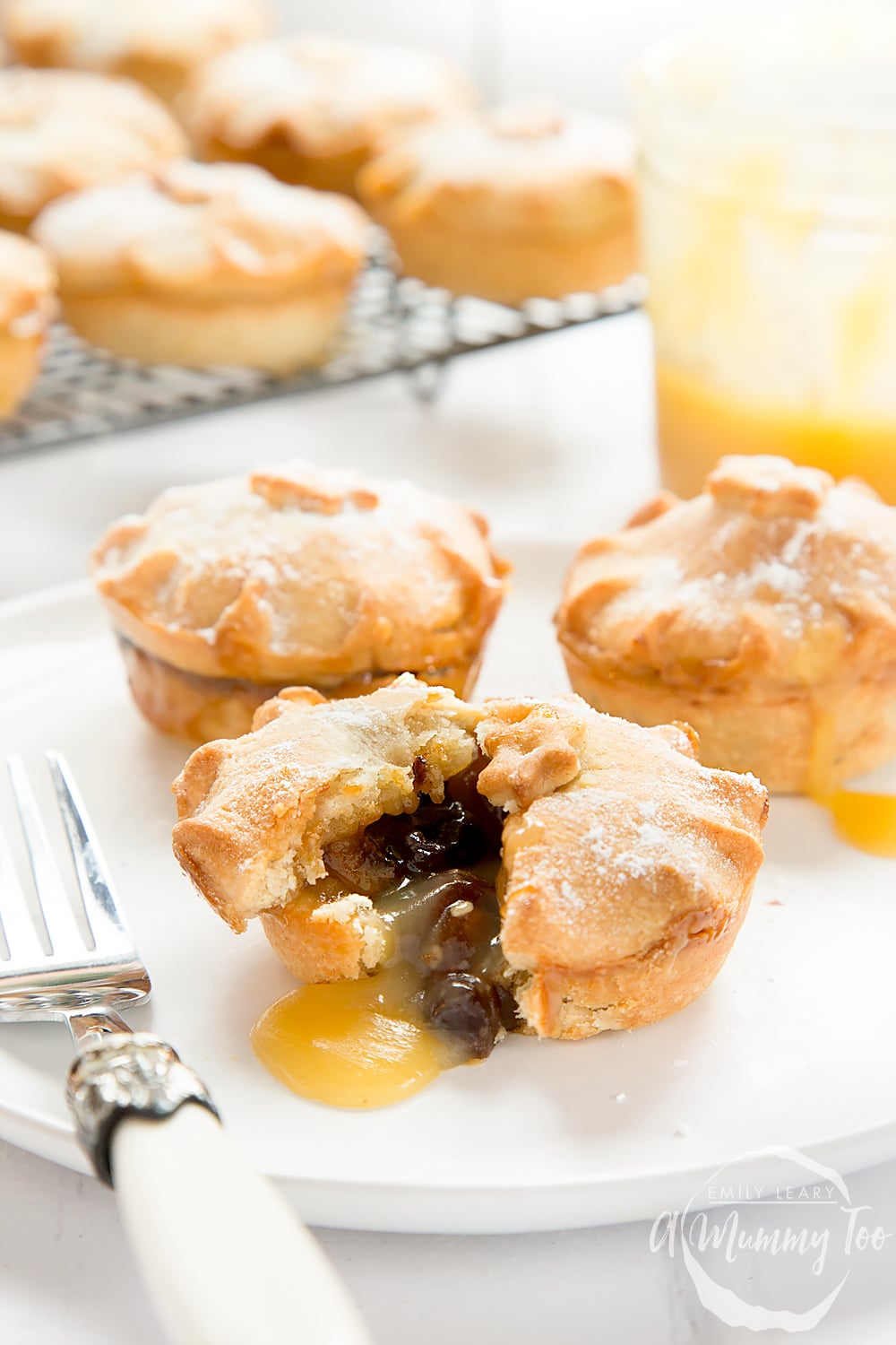 These salted caramel mince pies are a deliciously sweet and salted take on the traditional mince pie