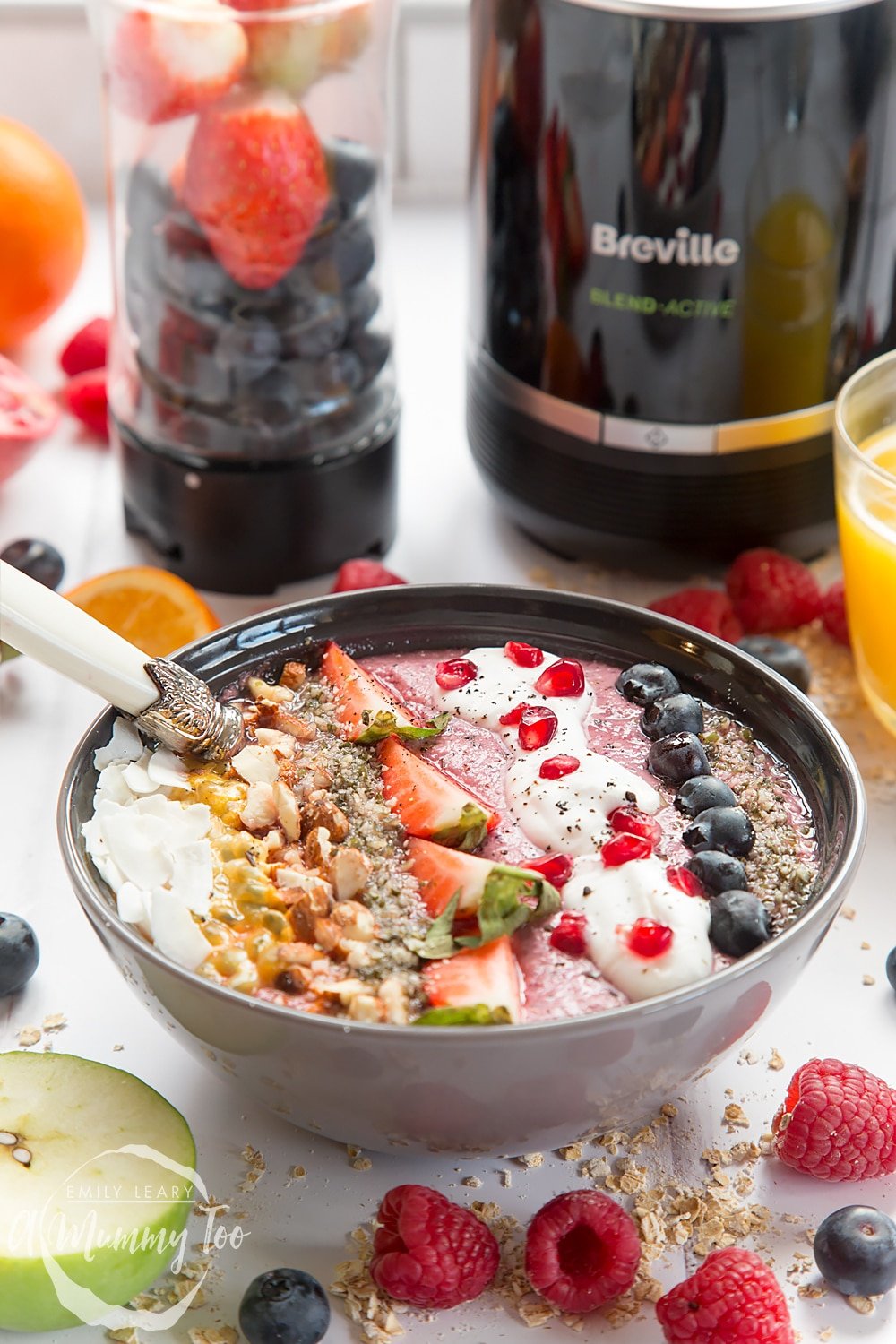 Enjoy this healthy and delicious vegan fruit and nut smoothie bowl for breakfast