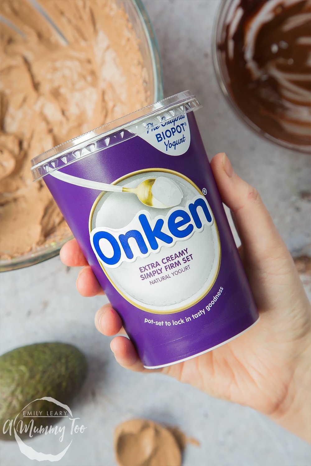 Onken extra creamy is a key ingredient of these avocado yogurt chocolate mousses