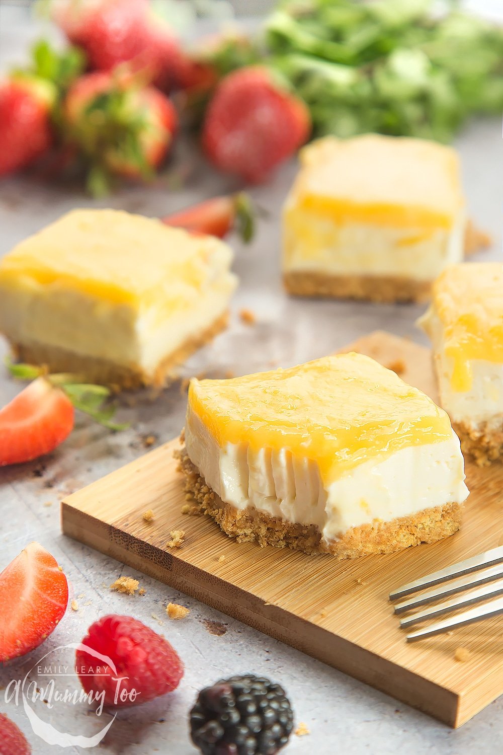 Lemon Curd Yogurt Cheesecake Bars