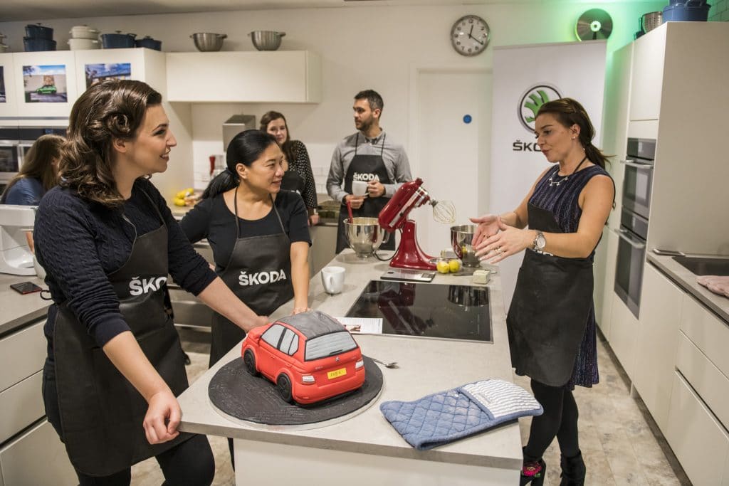 Learning how to make a ŠKODA Fabia cake