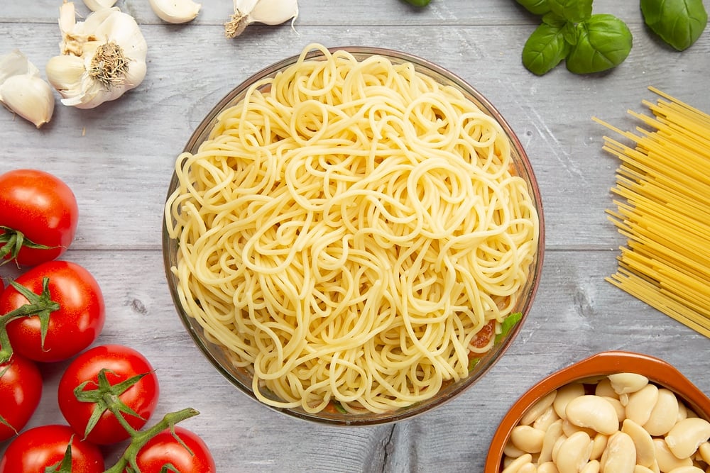 Freshly cooked spaghetti in a bowl