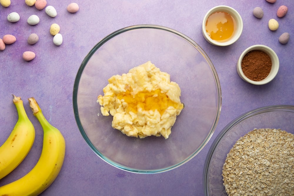 Mashed bananas in a bowl