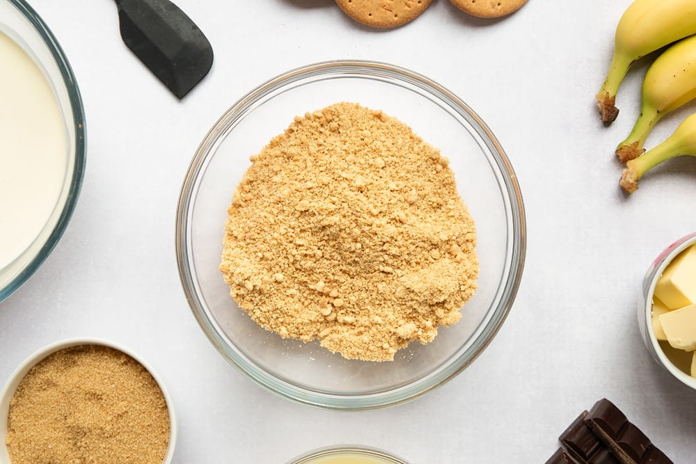 Crumbled biscuit in bowl