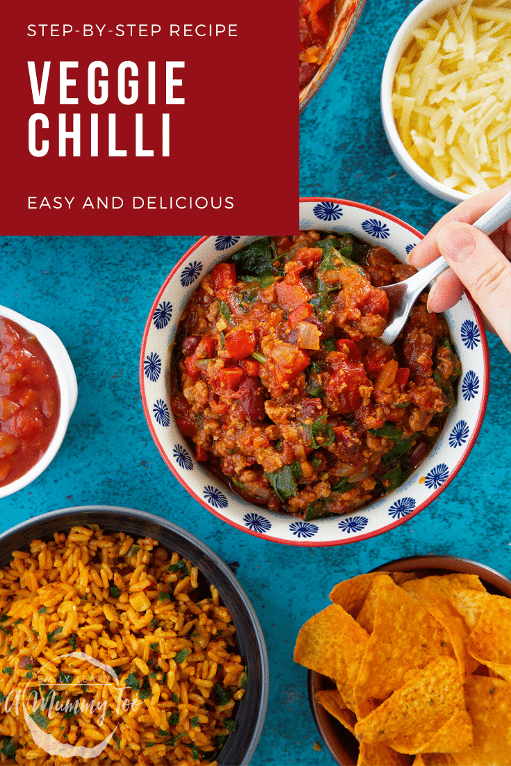 Vegetarian mince chilli in a bowl. A hand holding a fork reaches to take a bite. Caption reads: step-by-step recipe veggie chilli easy and delicious