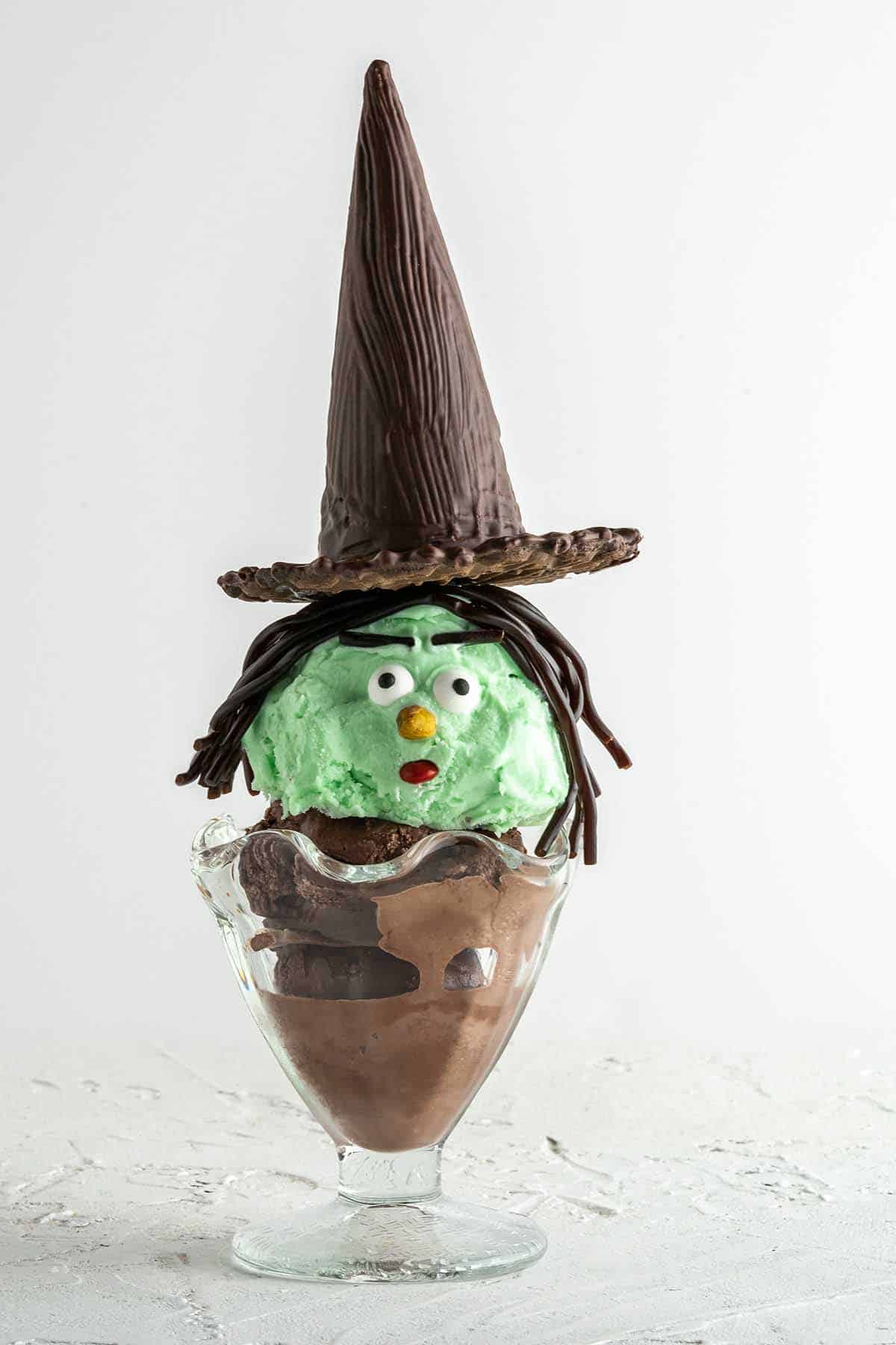 Witch's ice cream sundaes with chocolate dipped cone wafer hats.