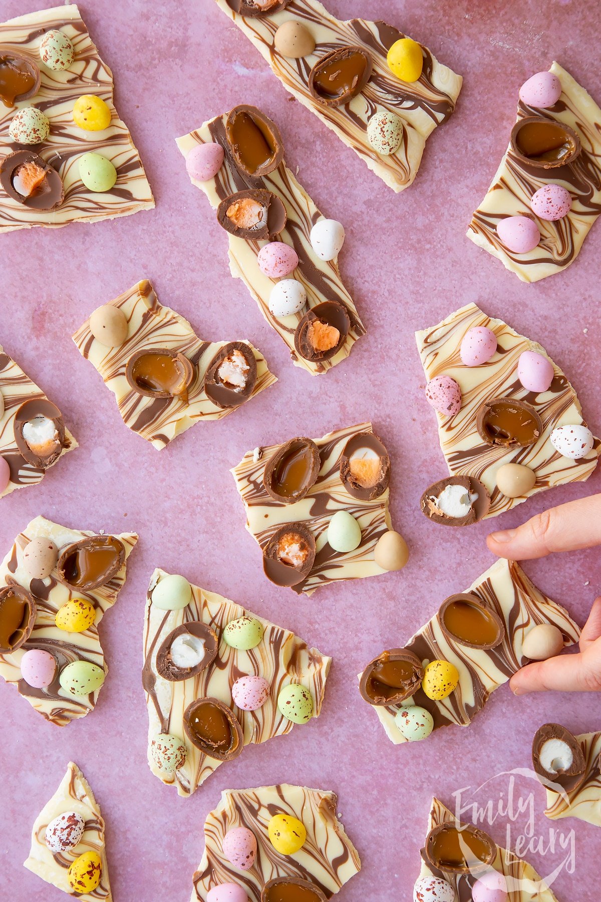 Mini egg easter bark split into serving portions.