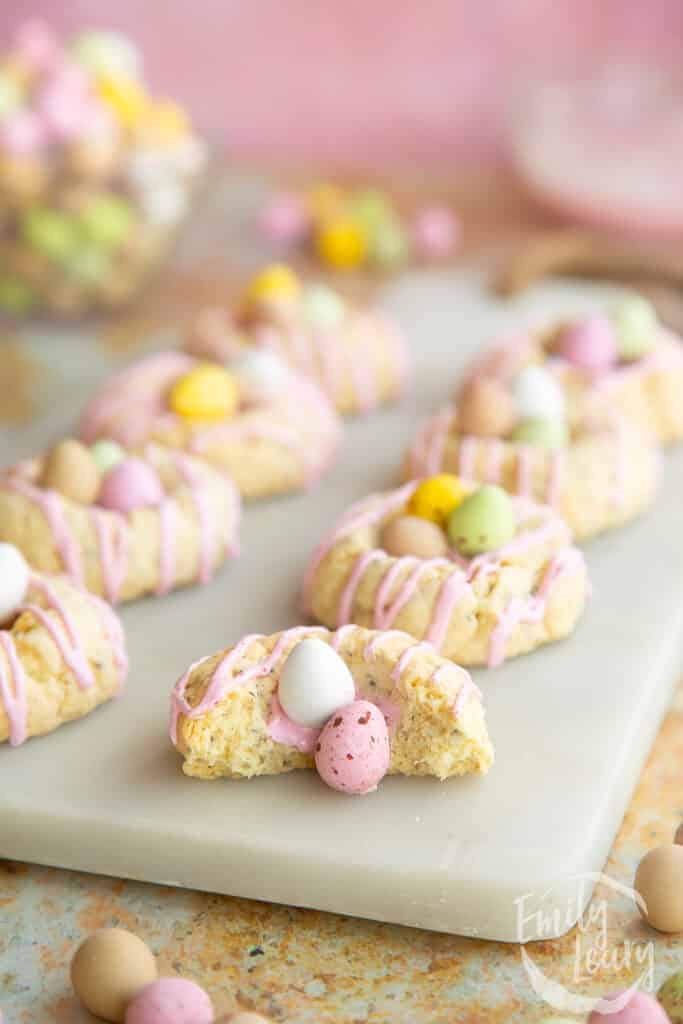 Vegan Easter biscuits recipe (gluten free) - A Mummy Too
