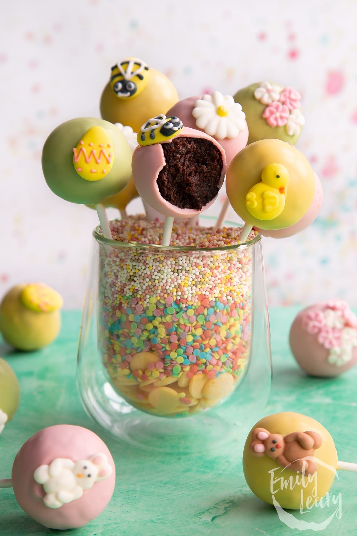 https://www.amummytoo.co.uk/wp-content/uploads/2023/01/Easter-Cake-Pops-Recipe-5.jpg